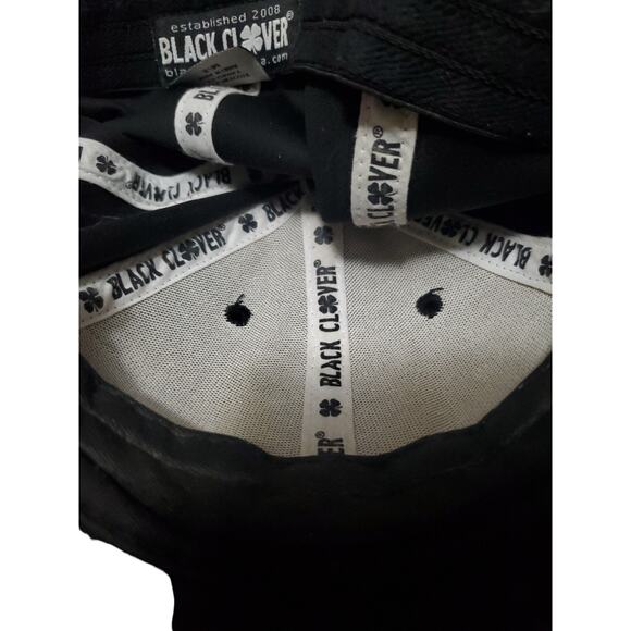 Live Lucky Black Clover Flex Fit Hat Small/Medium Black On Black Baseball Cap - Picture 7 of 10